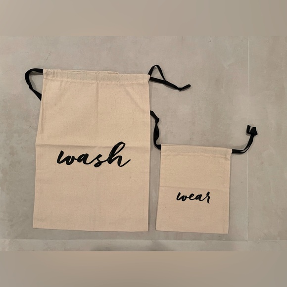 Wash & Wear linnen travel bags. - Picture 1 of 3